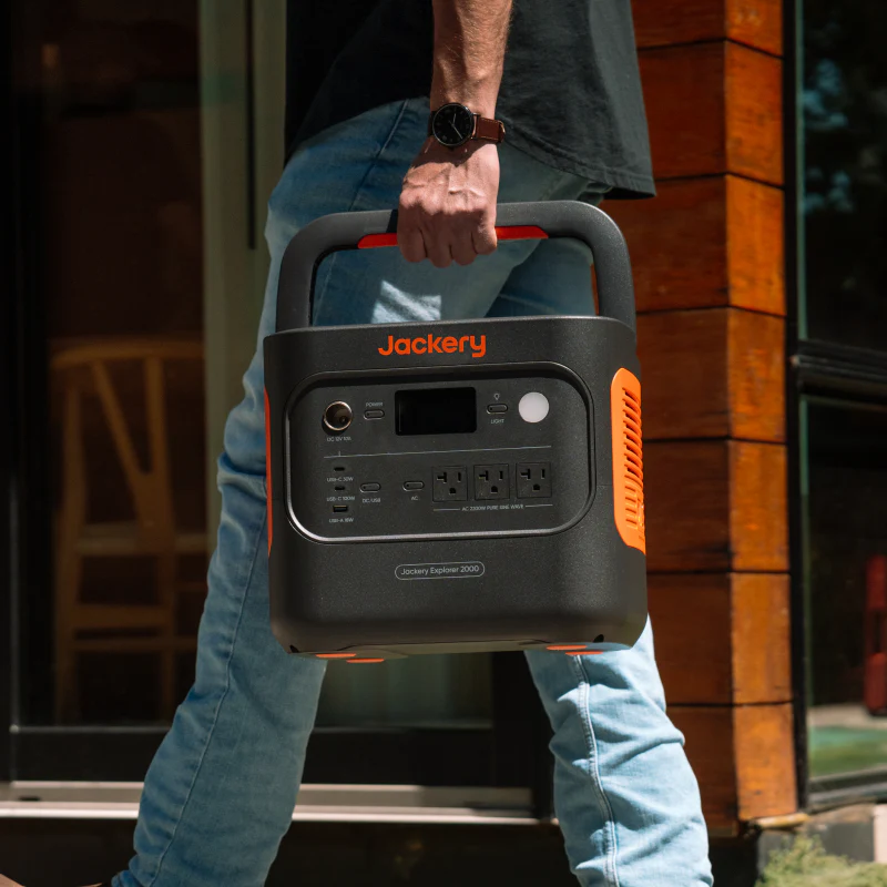 Jackery Solar Generator 2000 v2 - Image 4